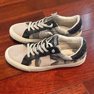Vintage Havana Sneakers